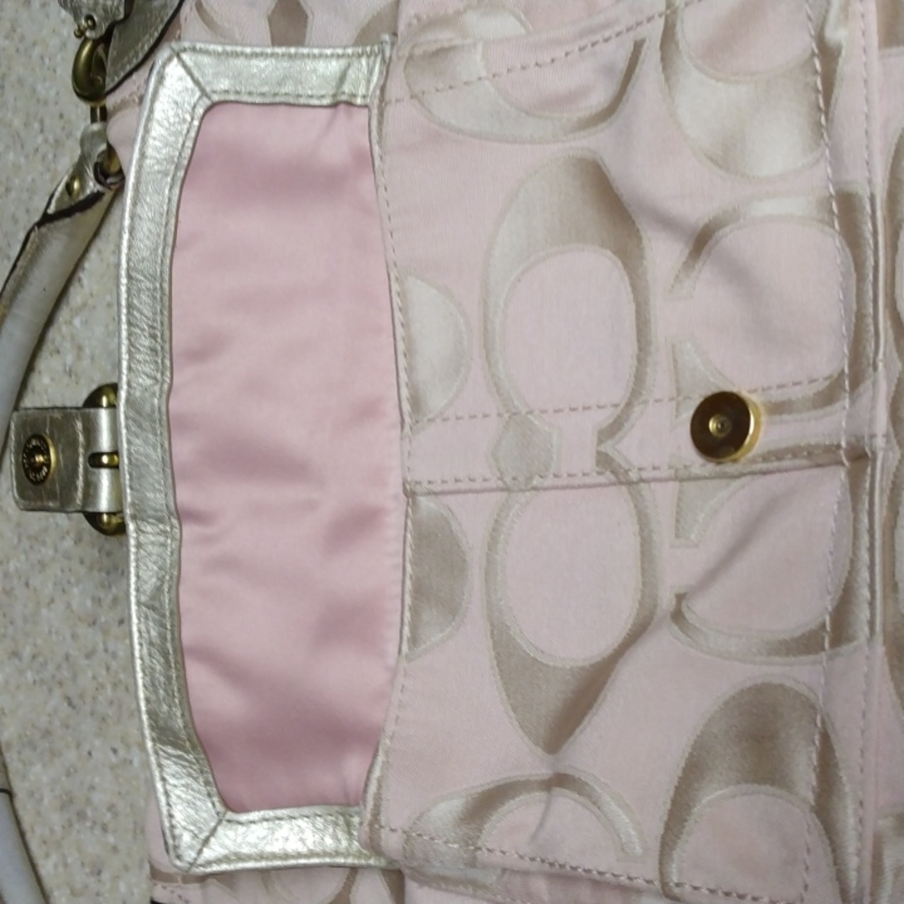 Coach Handbag - Picture 2 of 7